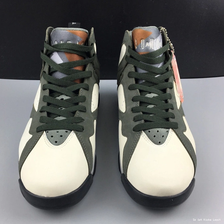 SP 7 100 AT3375 Patta Air x Retro  Jordan 'Icicle' 0320